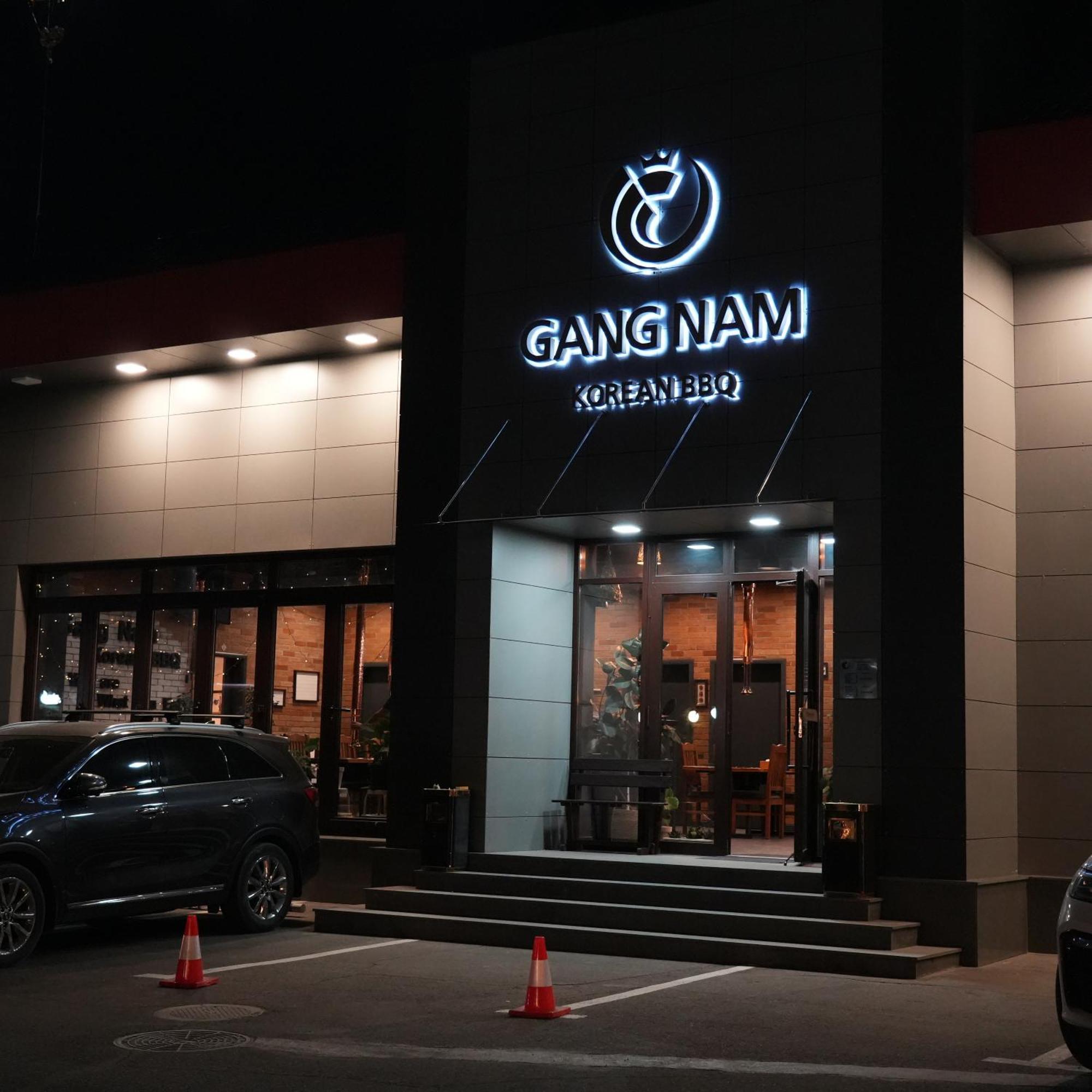 Golden Dragon Hotel Bisjkek Eksteriør billede