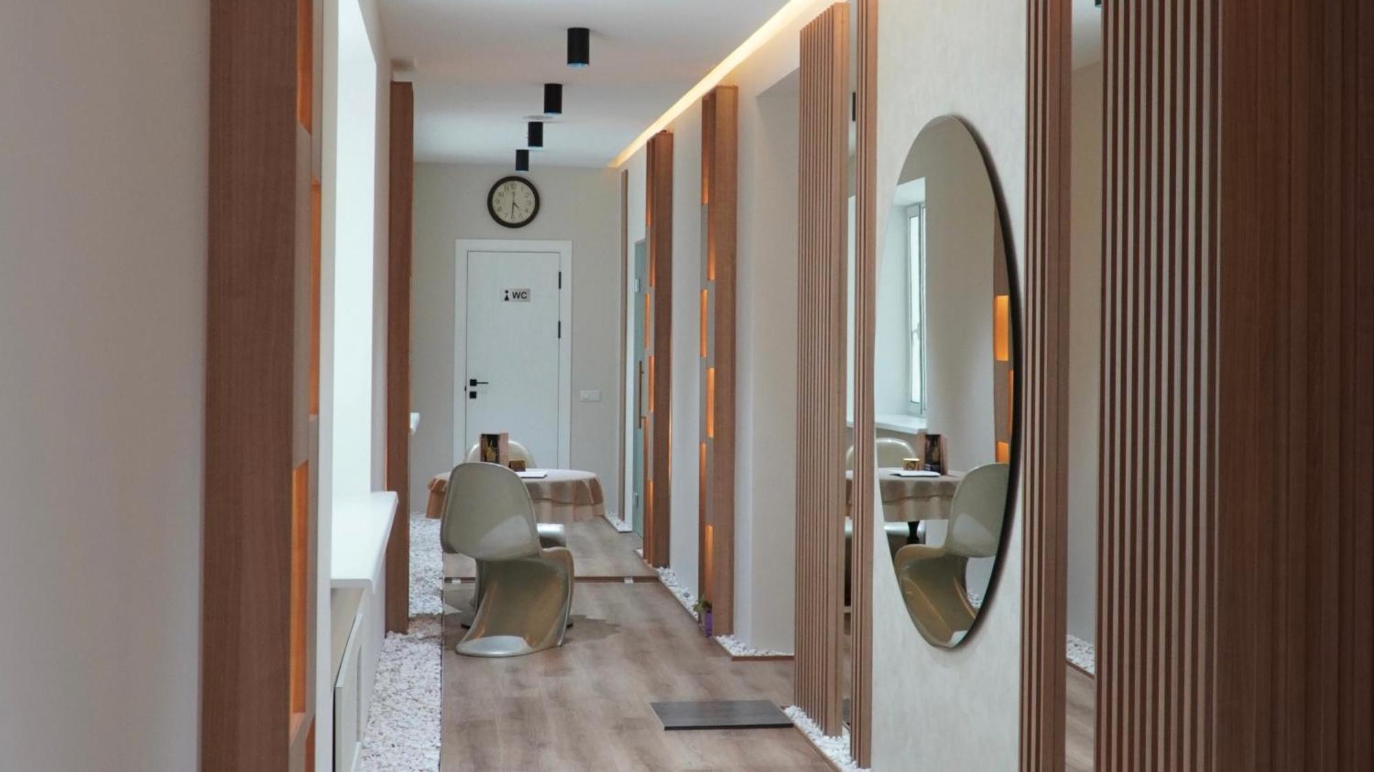 Golden Dragon Hotel Bisjkek Eksteriør billede